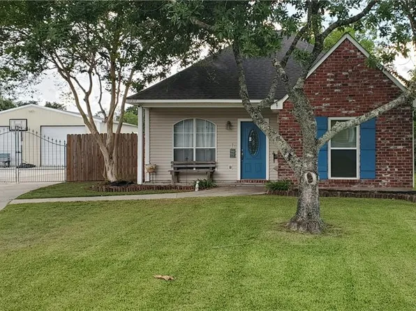 11317 Shelly St, Saint Amant, LA 70774