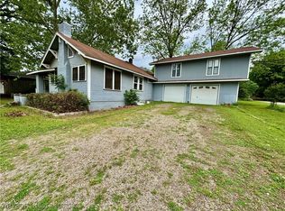 15 E Chism St, Paris, AR 72855