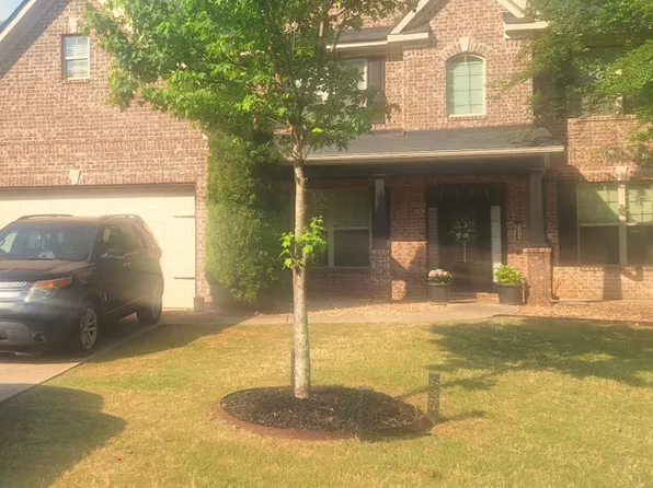 319 Langshire Dr, McDonough, GA 30253