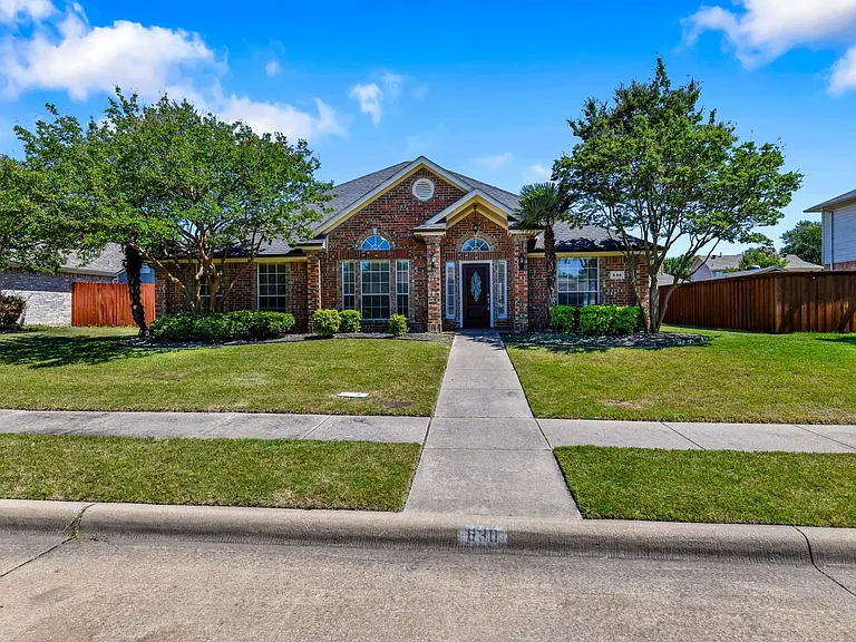 630 Lakewood Dr — Photo 3