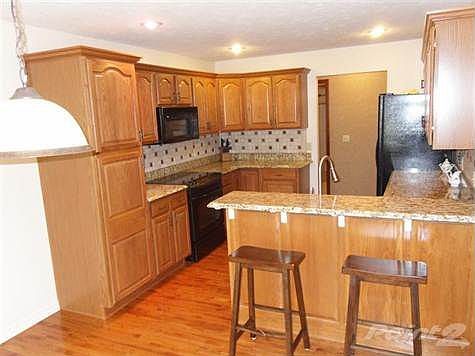 Kitchen breakfast bar.
