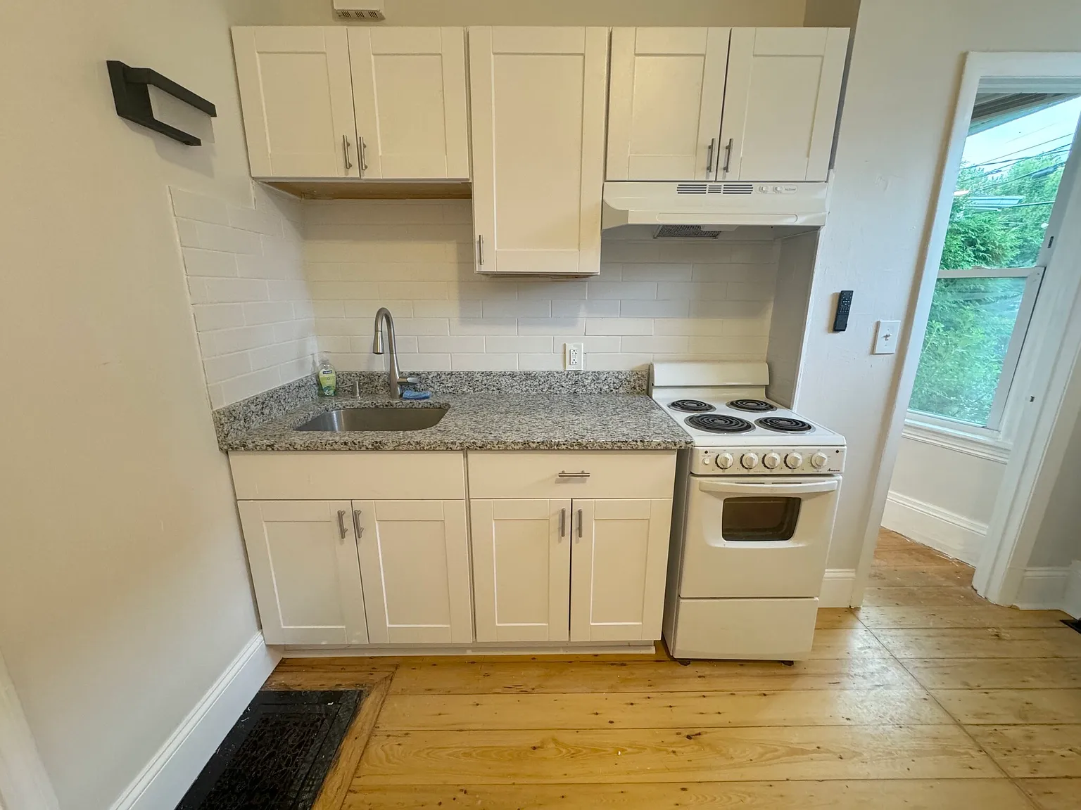 Studio, 1.0 bath, $1,800 — Photo 2