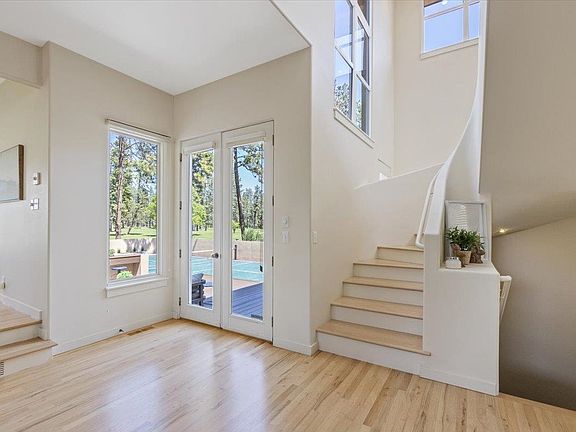 5th image of 1019 E 54th Ave