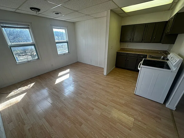 4104 Saint Joseph Ave — Photo 3
