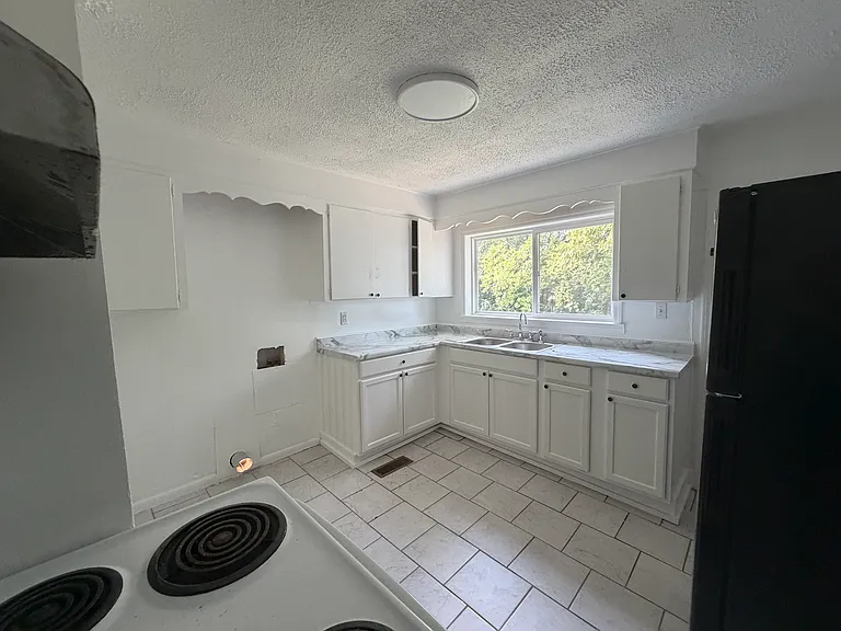 606 Pace St — Photo 4