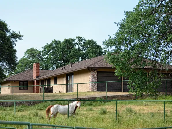 46570 Dry Creek Dr, Badger, CA 93603