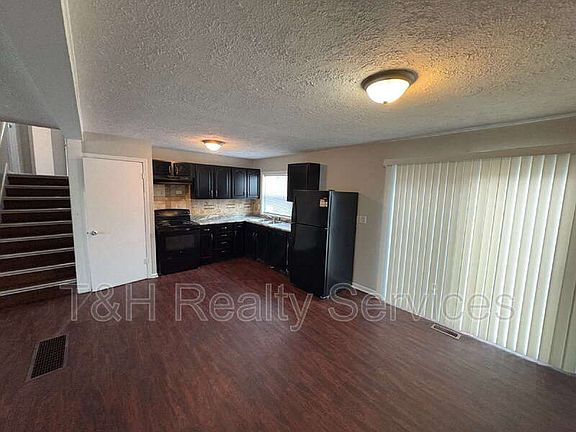 4th image of 8124 Crousore Rd