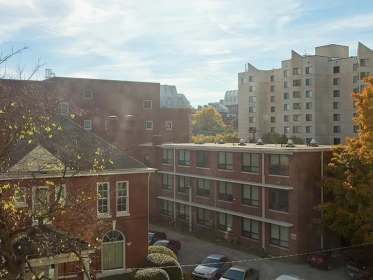 1920 Adelicia St #404 — Photo 8