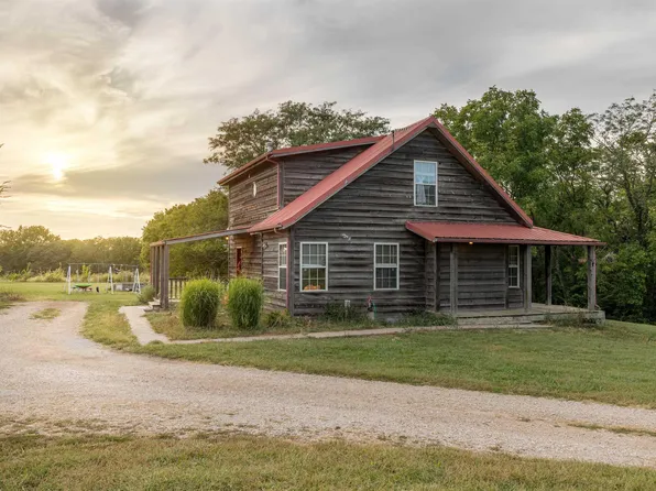 12665 138th St, Valley Falls, KS 66088