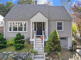 25 Interlocken Rd, East Providence, RI 02914