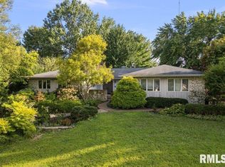 3210 Quail Ridge Rd, Bettendorf, IA 52722