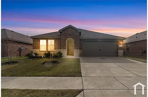 2928 Roper St Photo 1
