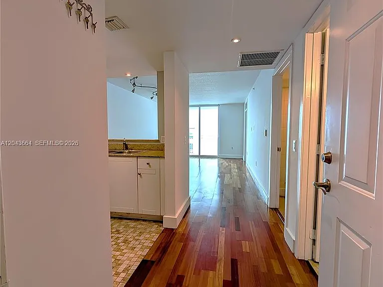 60 NW 37th Ave #605 — Photo 5