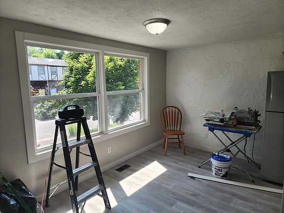 4th image of 101 Carriage Ct