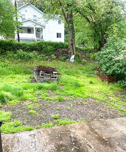 841 Hill St — Photo 13