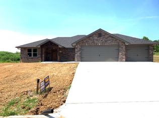 1321 Summerfield Dr, Jefferson City, MO 65109