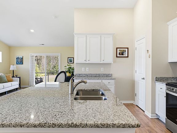5th image of 1135 Hickory Knob Ct.