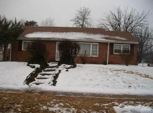 6844 Raymond Ave, Saint Louis, MO 63130