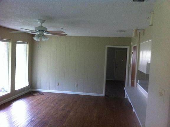 3rd image of 10 Mariner Dr