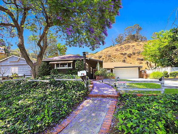 4th image of 3865 Wawona St