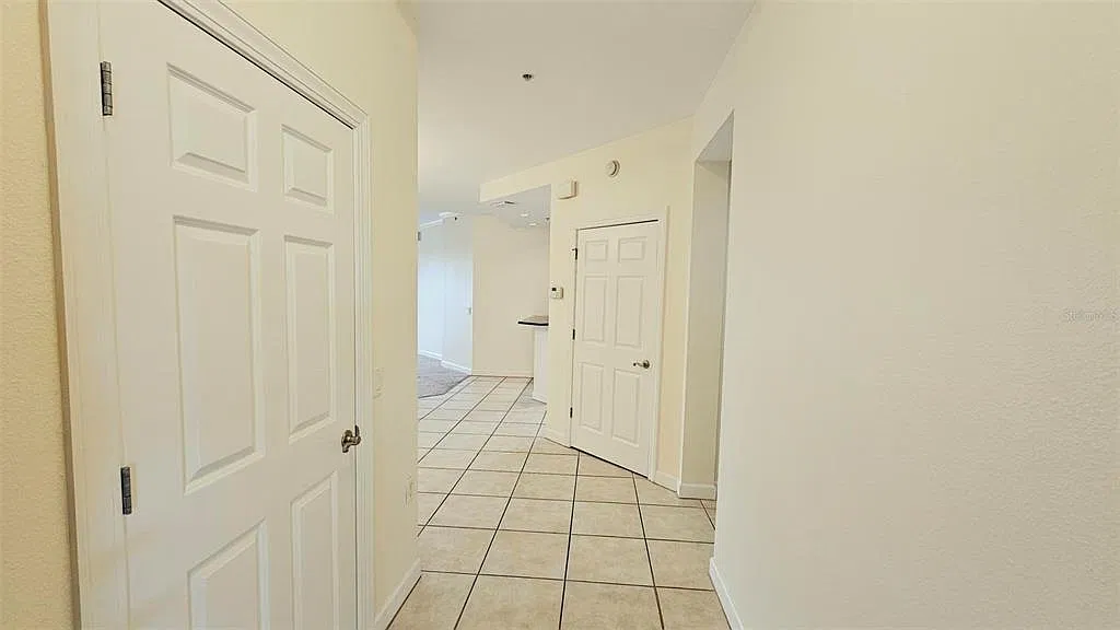 3 bed, 2.0 bath, 1729 sqft, $1,925 — Photo 3