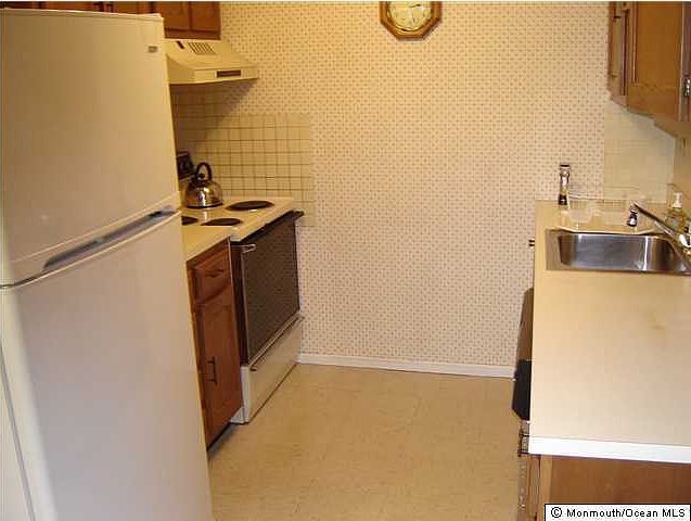 2nd image of 1153 Argyll Circle #C