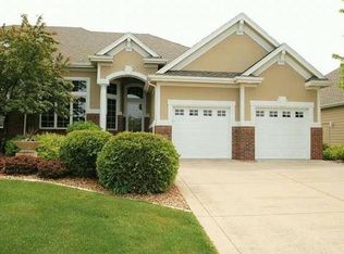 822 Burr Oaks Dr, West Des Moines, IA 50266