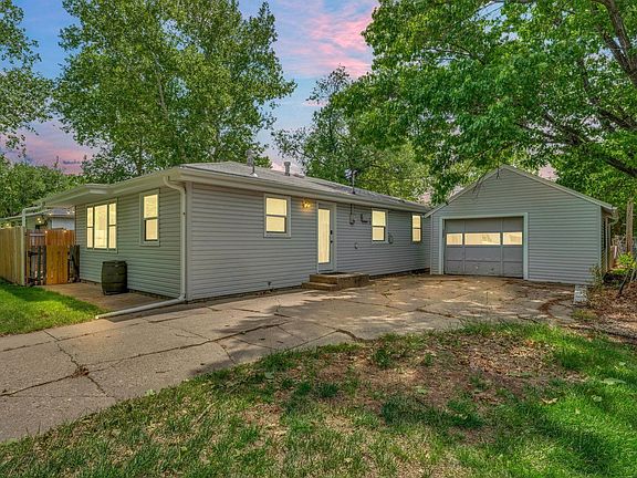3rd image of 709 Frey Dr