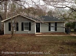 5805 Rock Hollow Dr, Charlotte, NC 28212