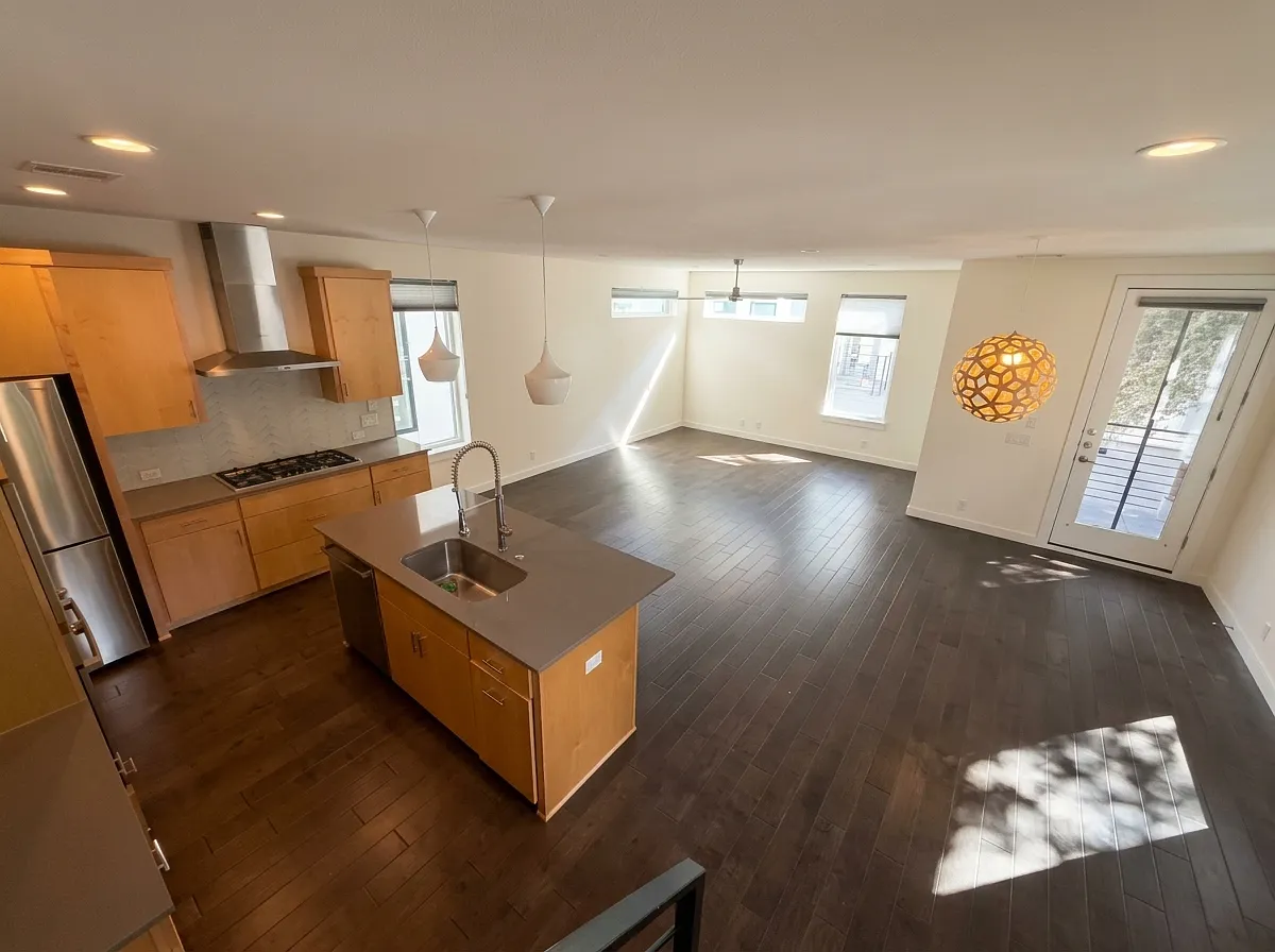 3 bed, 3.5 bath, 1851 sqft, $4,500 — Photo 2