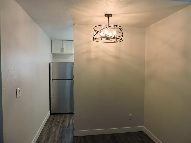 1317 W St #2 — Photo 4