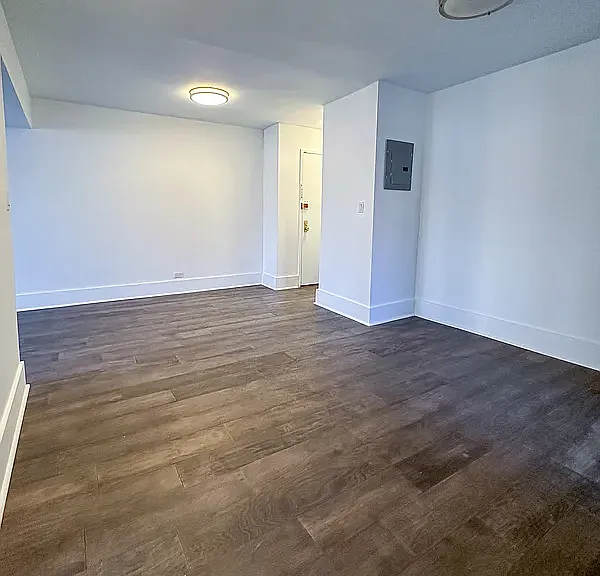 2420 Morris Ave #6A — Photo 5