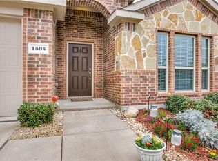 1505 Colgate Dr, Van Alstyne, TX 75495