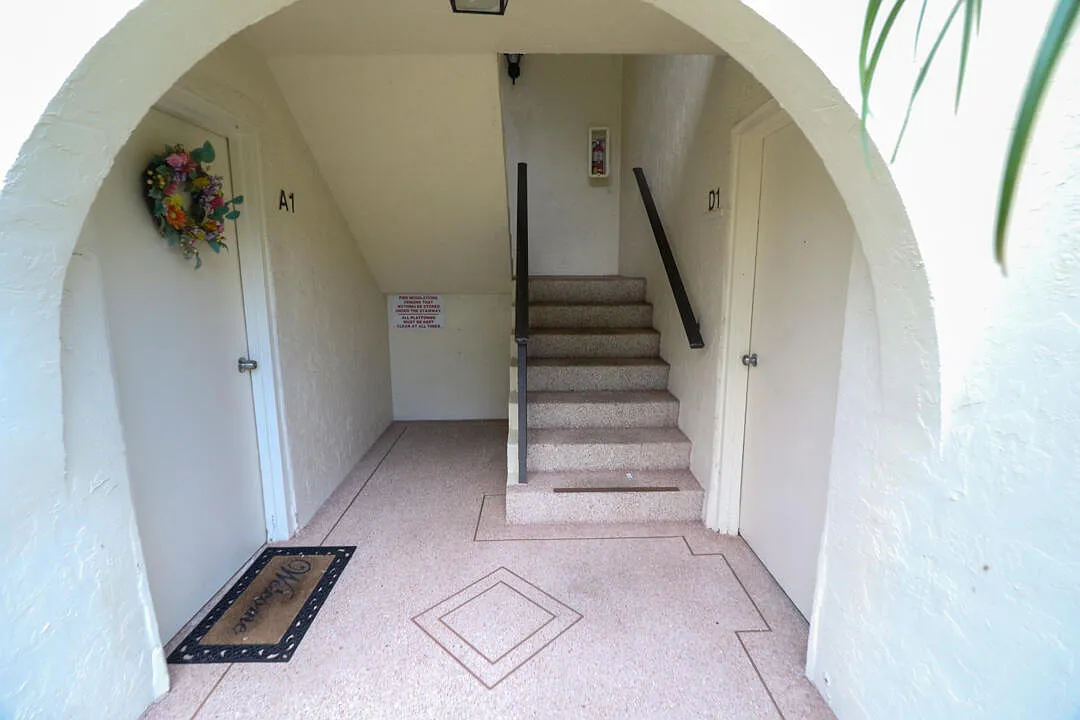 2 bed, 2.0 bath, 1115 sqft, $1,850 — Photo 2