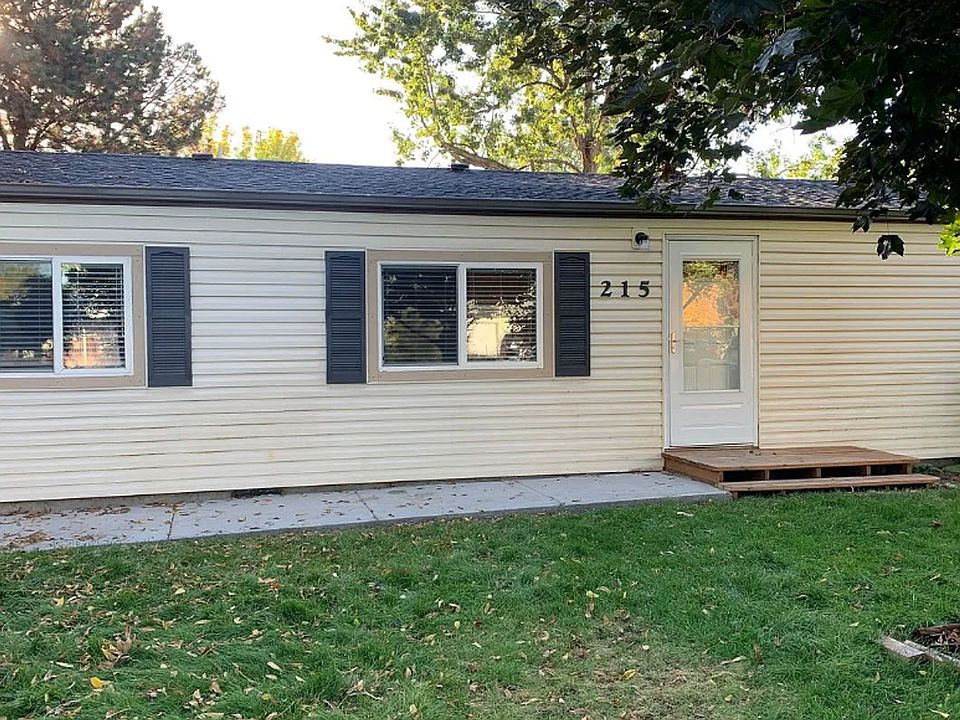 1st image of 215 E 48th St