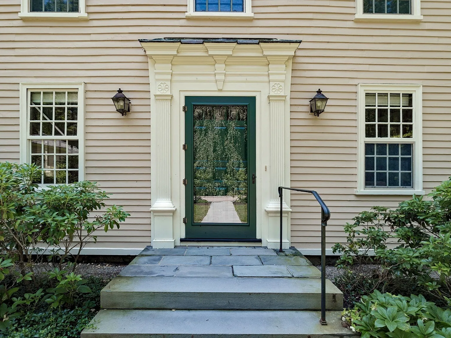 4 bed, 5.0 bath, 3828 sqft, $11,500 — Photo 3