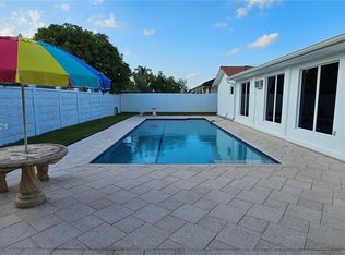 220 SW 136th Ave, Miami, FL 33184