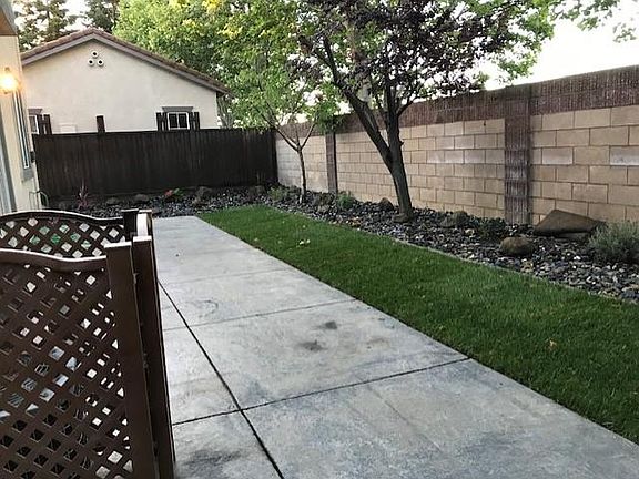 2nd image of 611 Sawgrass Ct
