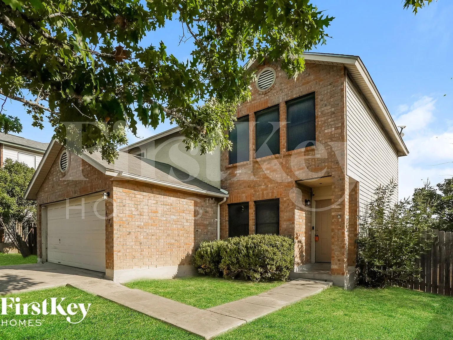 3 bed, 2.5 bath, 1698 sqft, $1,665 — Photo 2