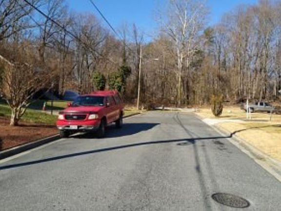 Exterior Neighborhood (street photo)