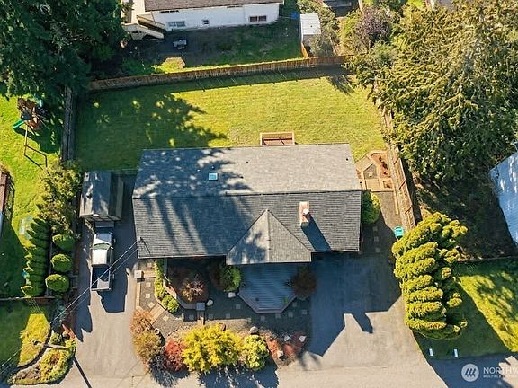 4th image of 13111 Elm Avenue NW