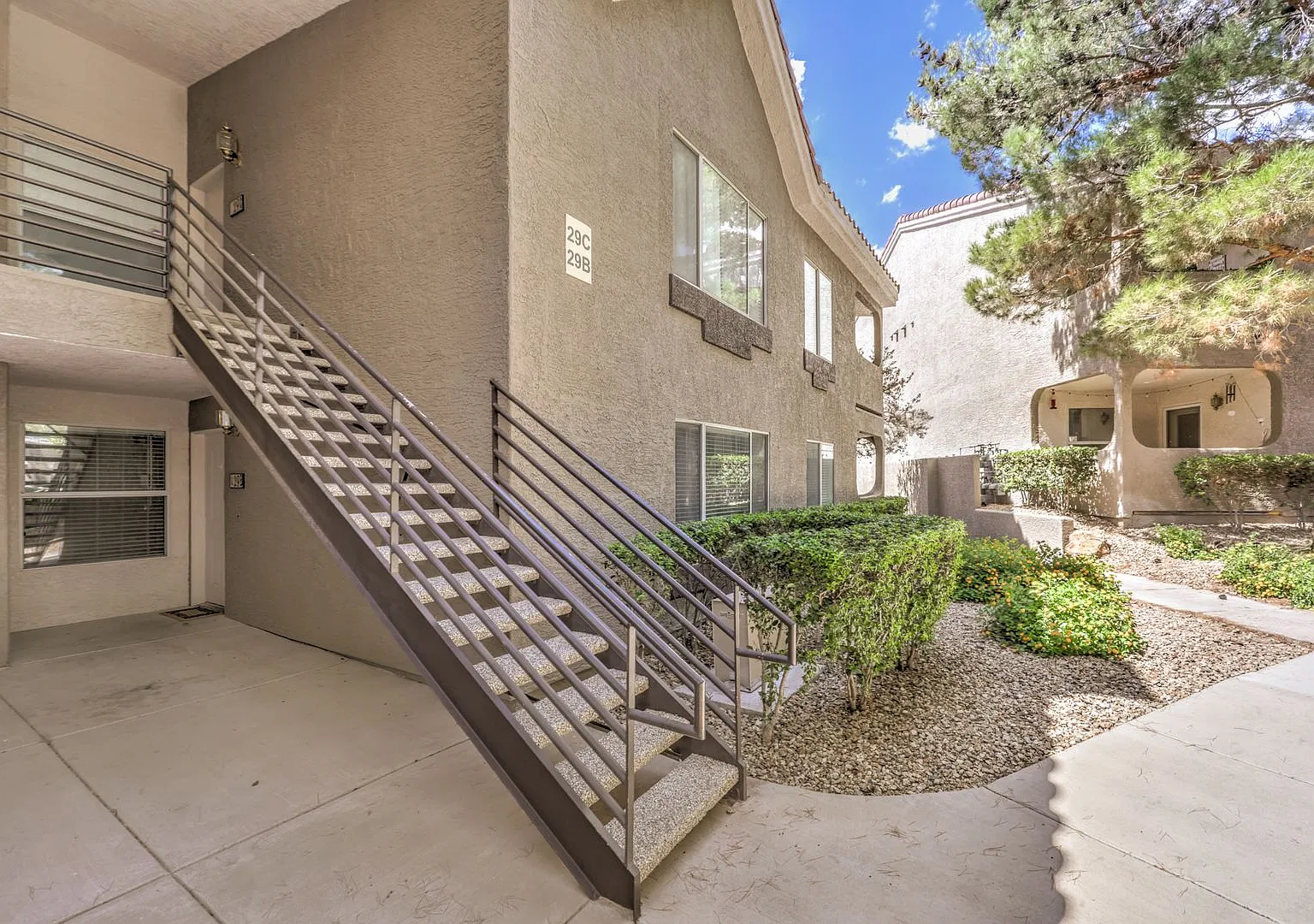 Ground Floor 2 Bedroom Condo in Boulder City — Photo 2