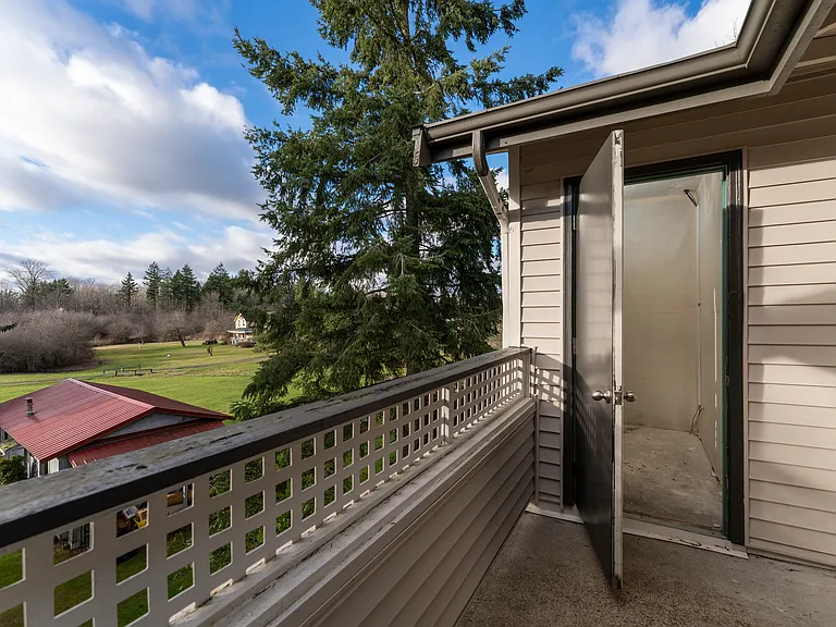 2 Bed 2 Bath - 980 Sq Ft 2 Bed 2 Bath - 980 Sq Ft