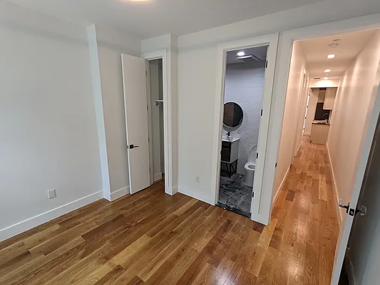 Rented by Nooklyn NYC LLC | media 8