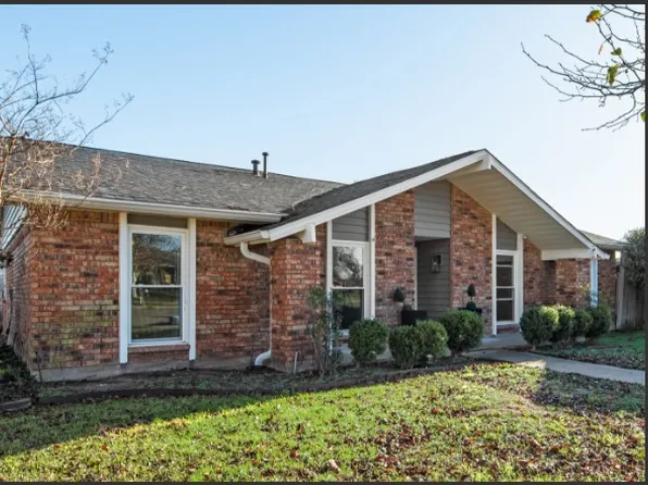 1954 Rambling Ridge Ln, Carrollton, TX 75007