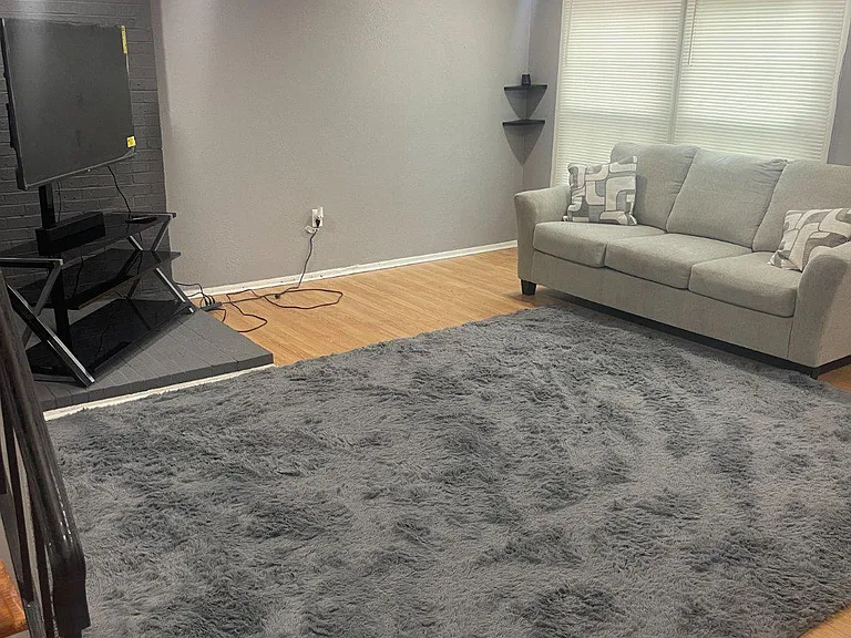 128 Rockland Dr — Photo 3