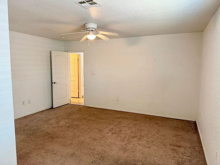 1028 N McCain Ave — Photo 16