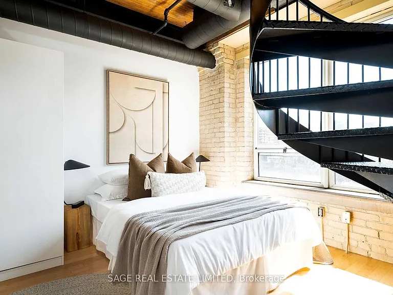 781 King St W #508 — Photo 21