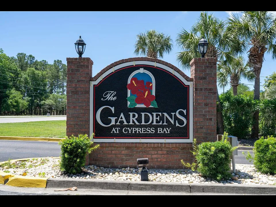 4221 Hibiscus Dr #201