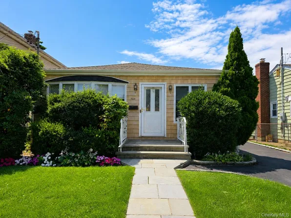 522 Willow Street, South Hempstead, NY 11550